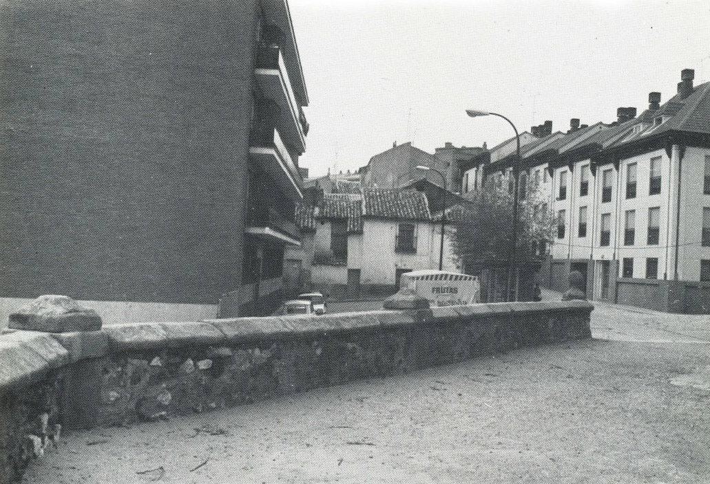 Alrededores de la iglesia - 1989